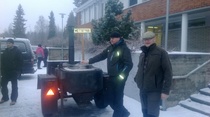 Rehtori maisteli puuroa ja totesi hyväksi.