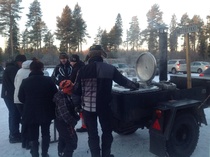 Puurotarjoilu on näköjään hauskaa hommaa...